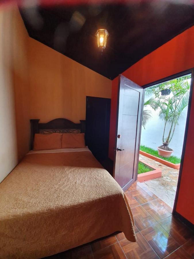 Hotel San Judas Tadeo Garden アンティグア・グアテマラ エクステリア 写真