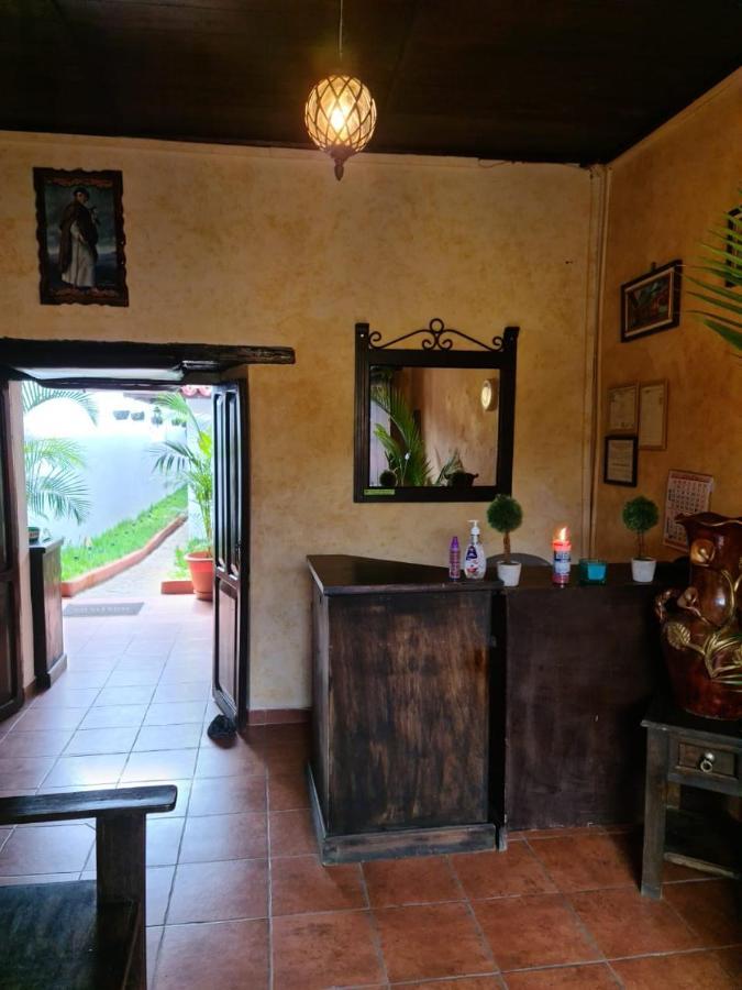 Hotel San Judas Tadeo Garden アンティグア・グアテマラ エクステリア 写真