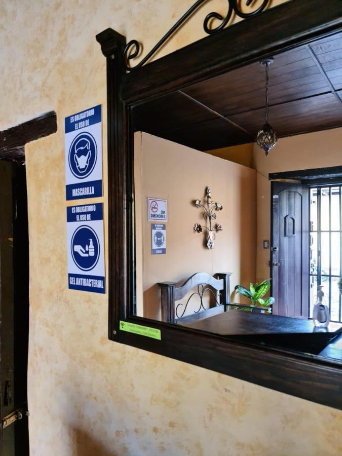Hotel San Judas Tadeo Garden アンティグア・グアテマラ エクステリア 写真