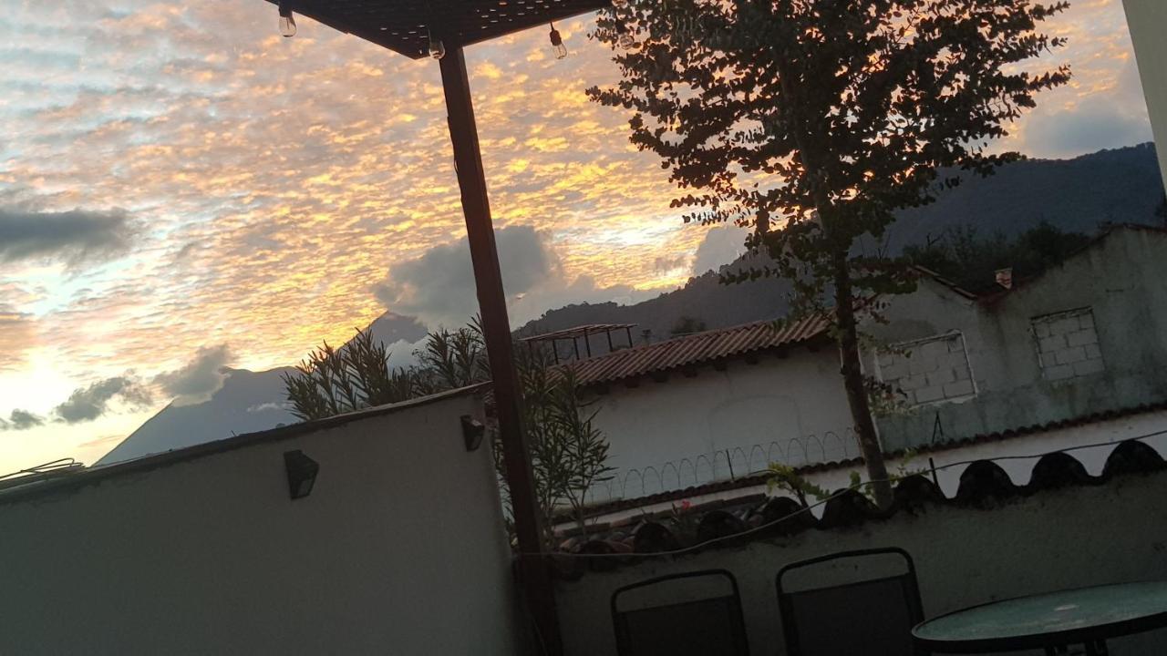 Hotel San Judas Tadeo Garden アンティグア・グアテマラ エクステリア 写真