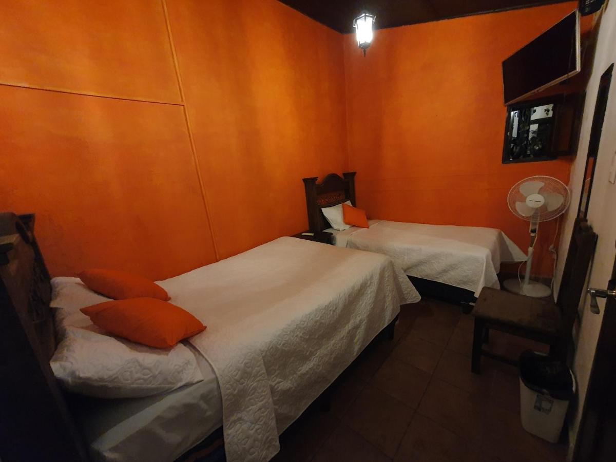 Hotel San Judas Tadeo Garden アンティグア・グアテマラ エクステリア 写真